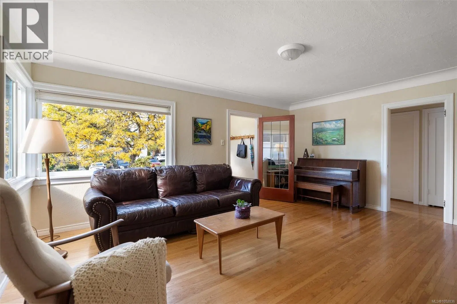 Photo 4 of 39 at 2825 Rockwell Avenue