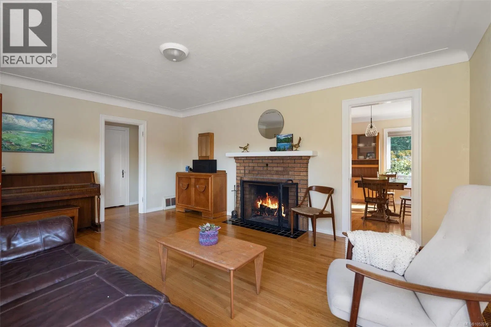 Photo 5 of 39 at 2825 Rockwell Avenue