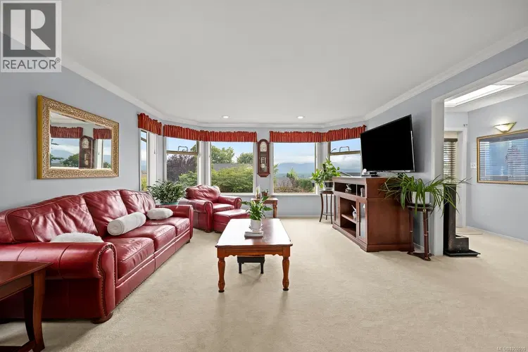 Photo 2 of 42 at 1564 Trumpeter Crescent