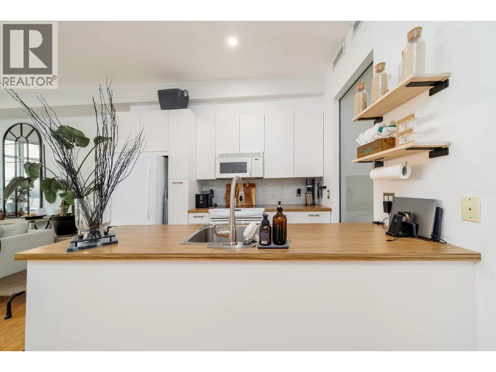 Photo 5 of 44 at #216 – 1289 Ellis Street