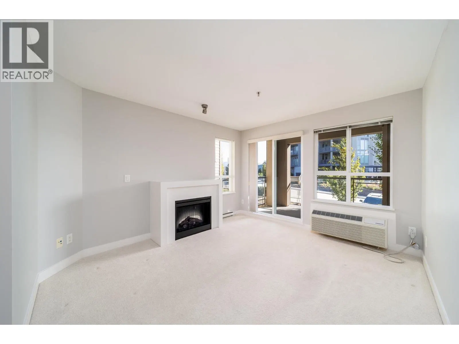 Photo 4 of 45 at #224 – 1099 Sunset Drive