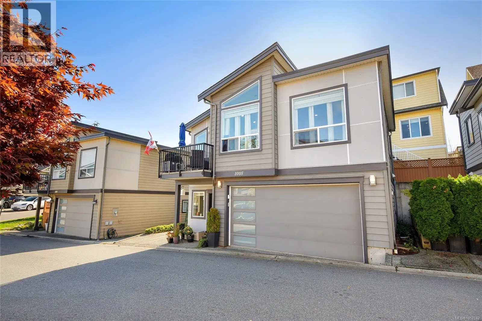 1005 Boeing Close