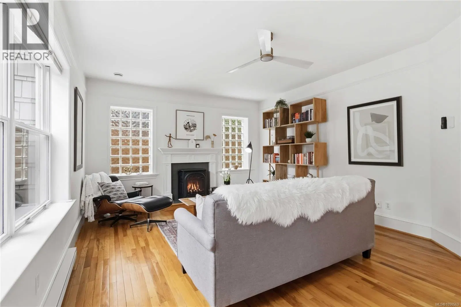 Photo 3 of 34 at #4 – 1353 Grant Street