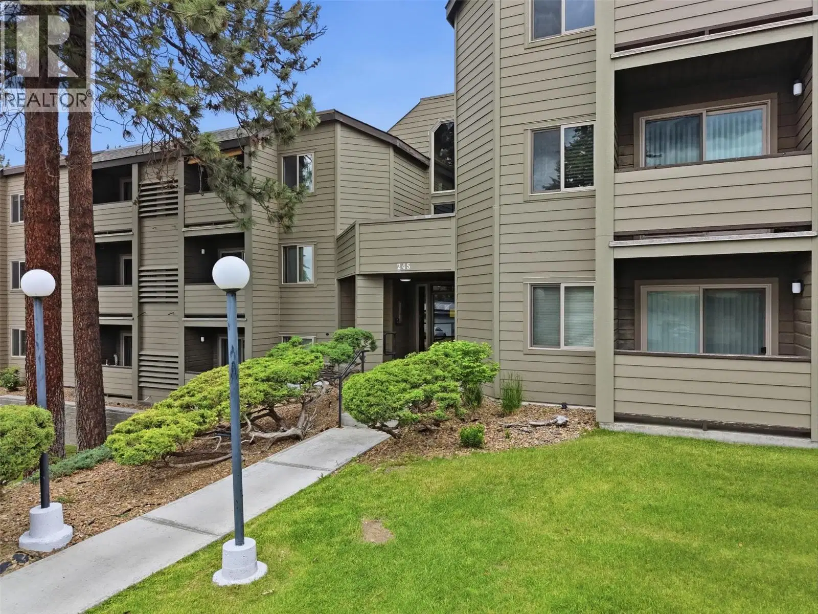 #347 – 245 Gordonhorn Drive
