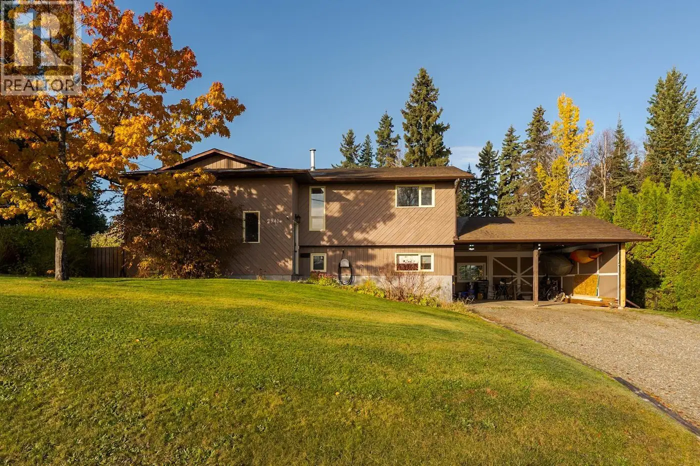 2941 OAKRIDGE Crescent