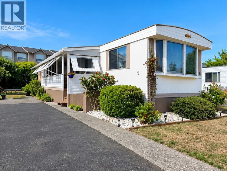 Photo 2 of 19 at #6 – 2625 Mansfield Drive