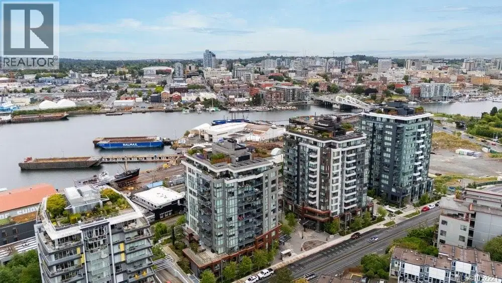 #409 – 369 TYEE Road