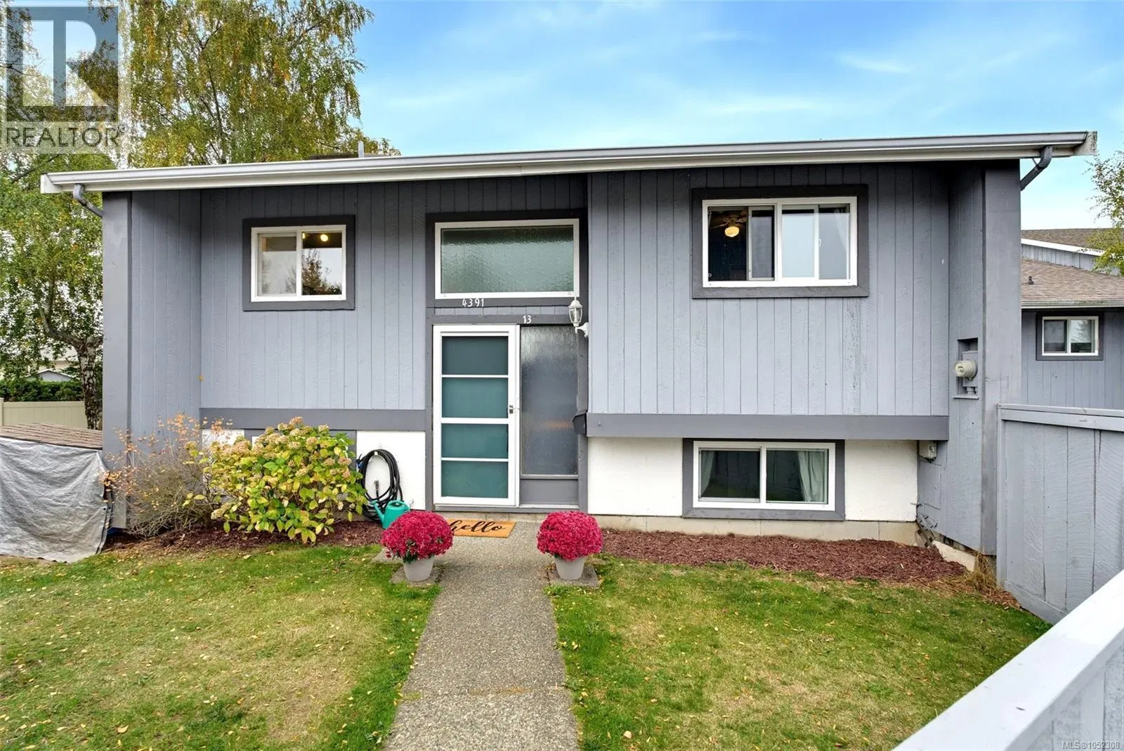 Photo 1 of 33 at #13 – 4391 Torquay Drive