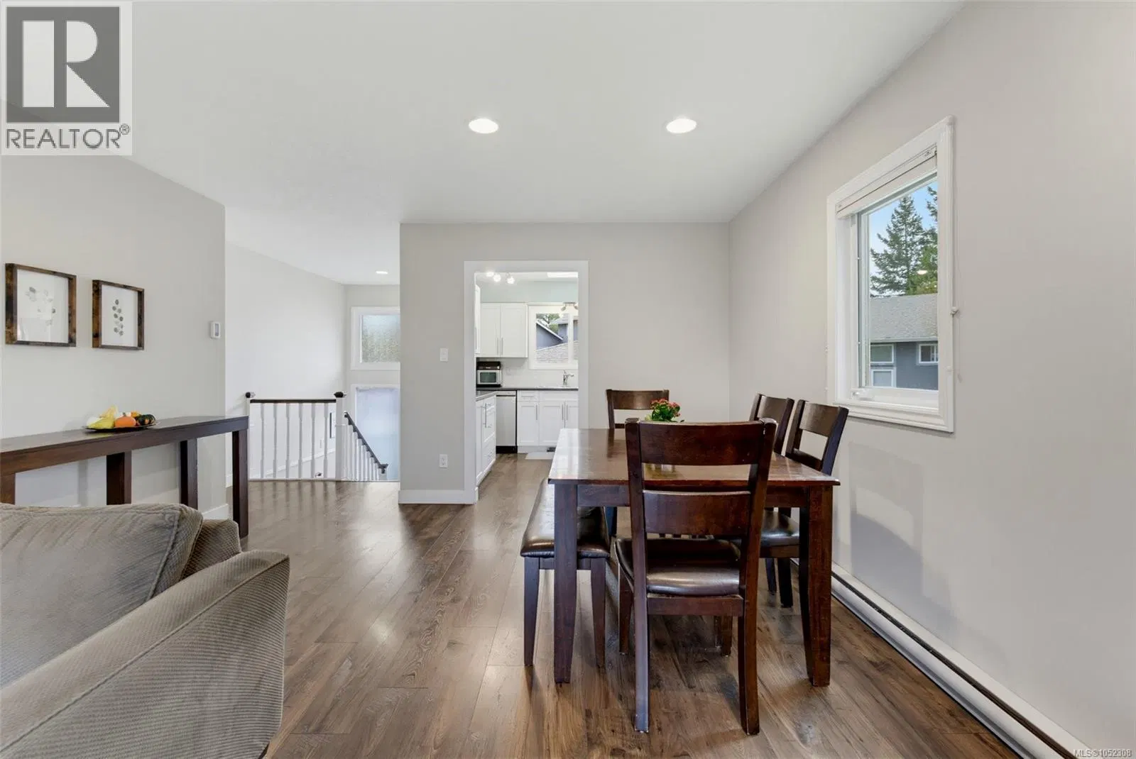 Photo 5 of 33 at #13 – 4391 Torquay Drive