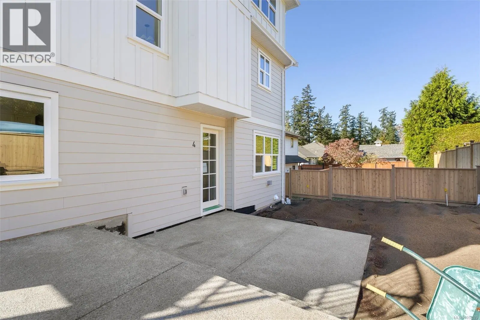 Photo 2 of 20 at #4 – 768 Lindsay Street