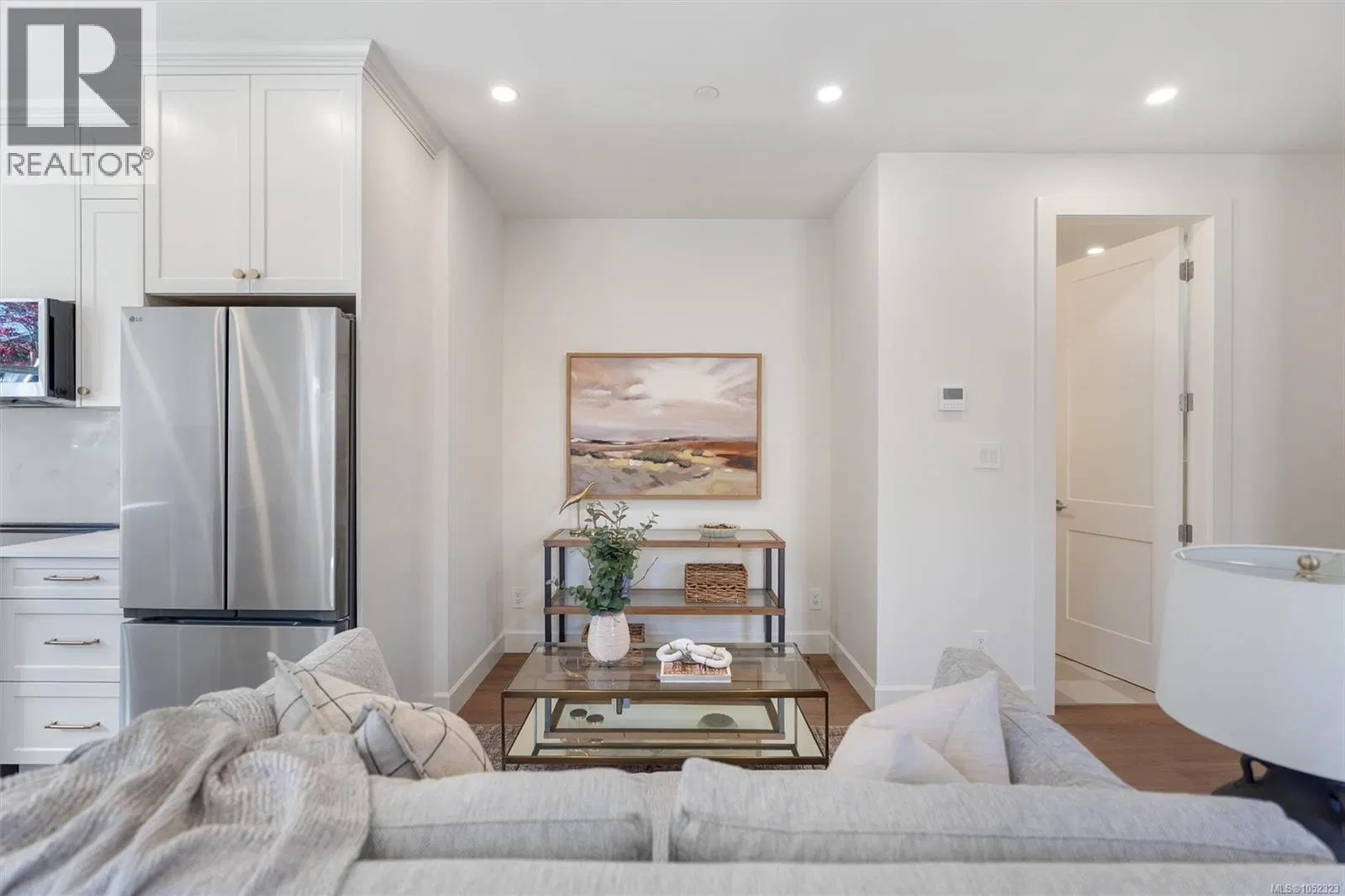 Photo 3 of 20 at #4 – 768 Lindsay Street