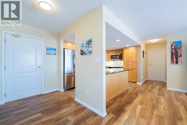 Photo 3 of 49 at #311 – 158 Promenade Drive