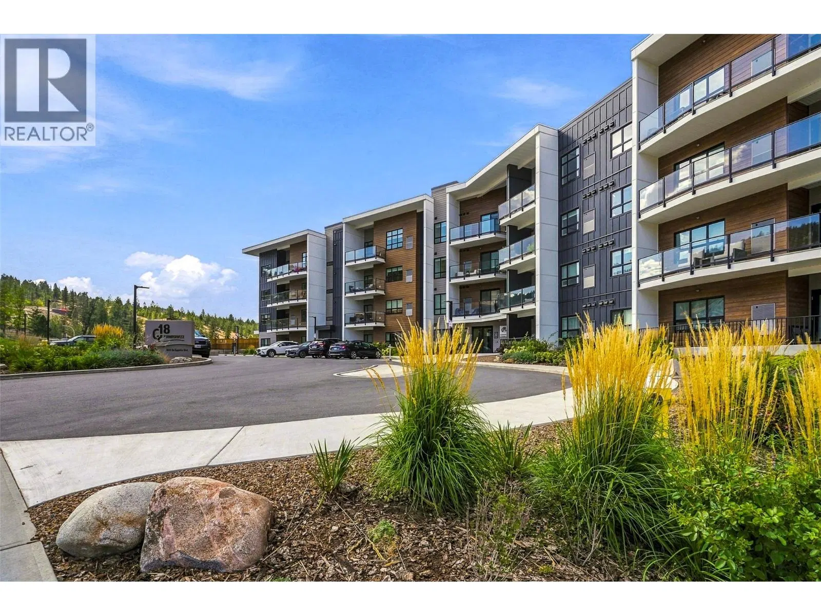Photo 1 of 37 at #204 – 1844 Qu'Appelle Boulevard
