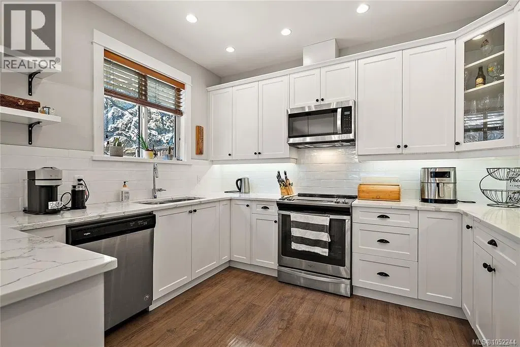 Photo 3 of 28 at 2331 Azurite Crescent