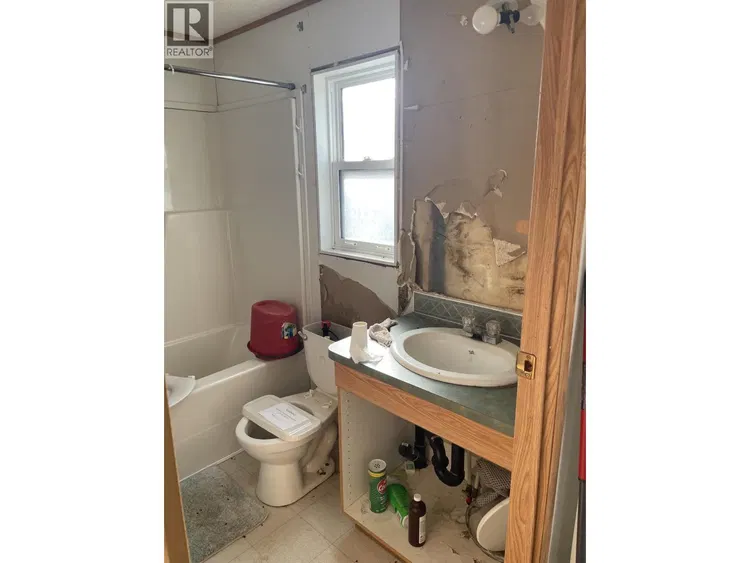 Photo 4 of 16 at #65 – 5701 AIRPORT Drive