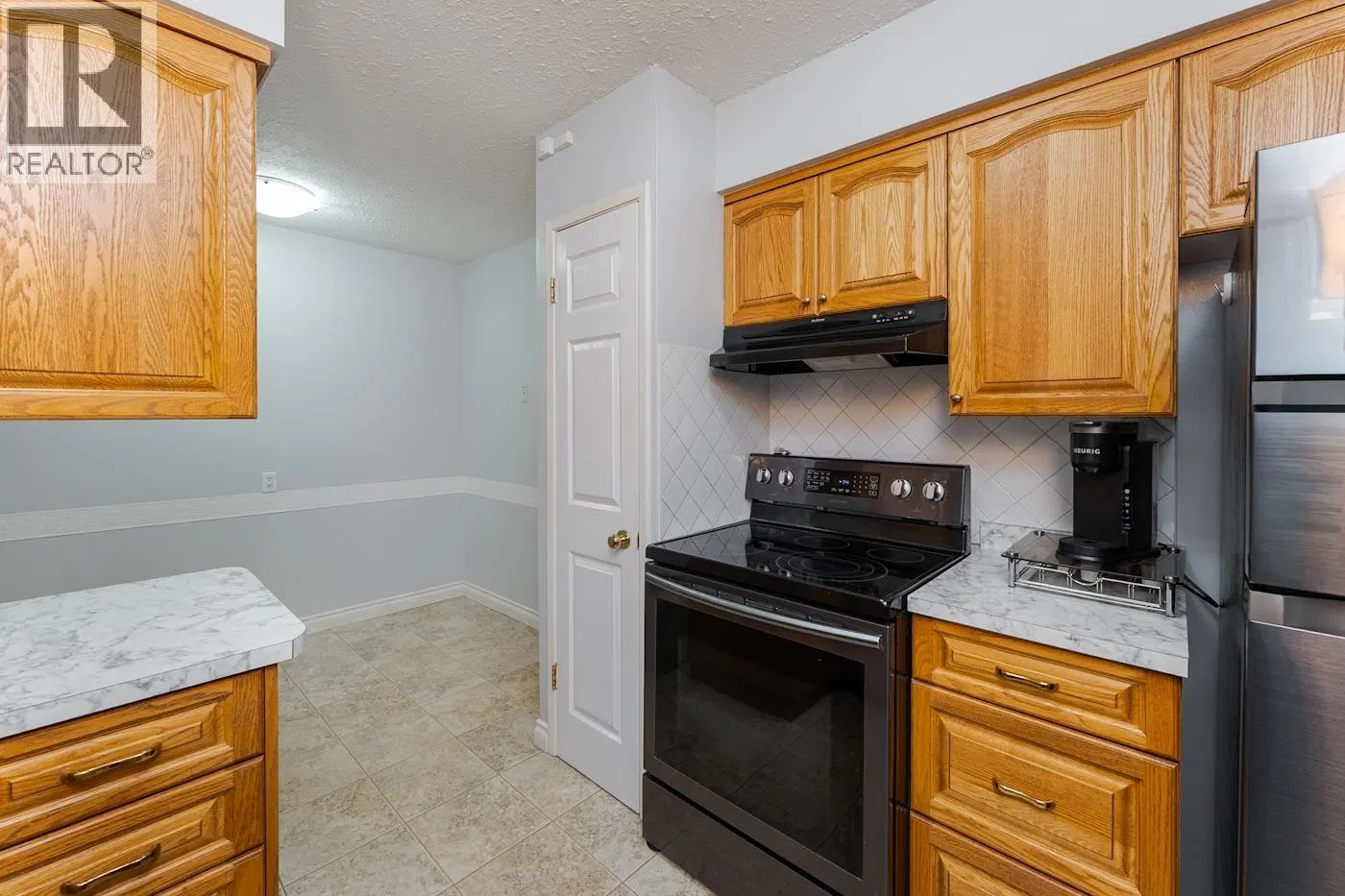 Photo 4 of 40 at 1111 TABOR Boulevard