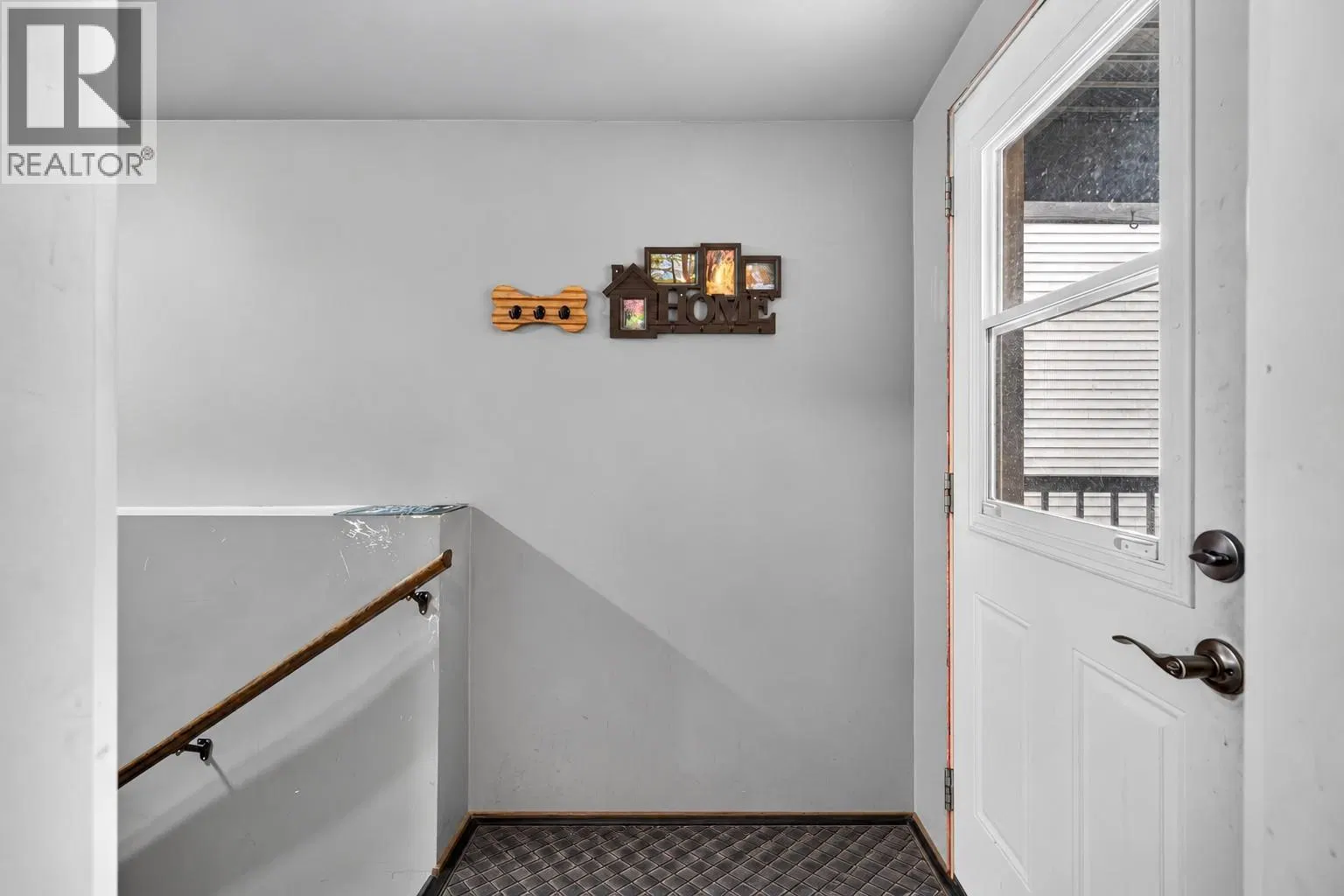 Photo 3 of 64 at 1410 Walnut Avenue