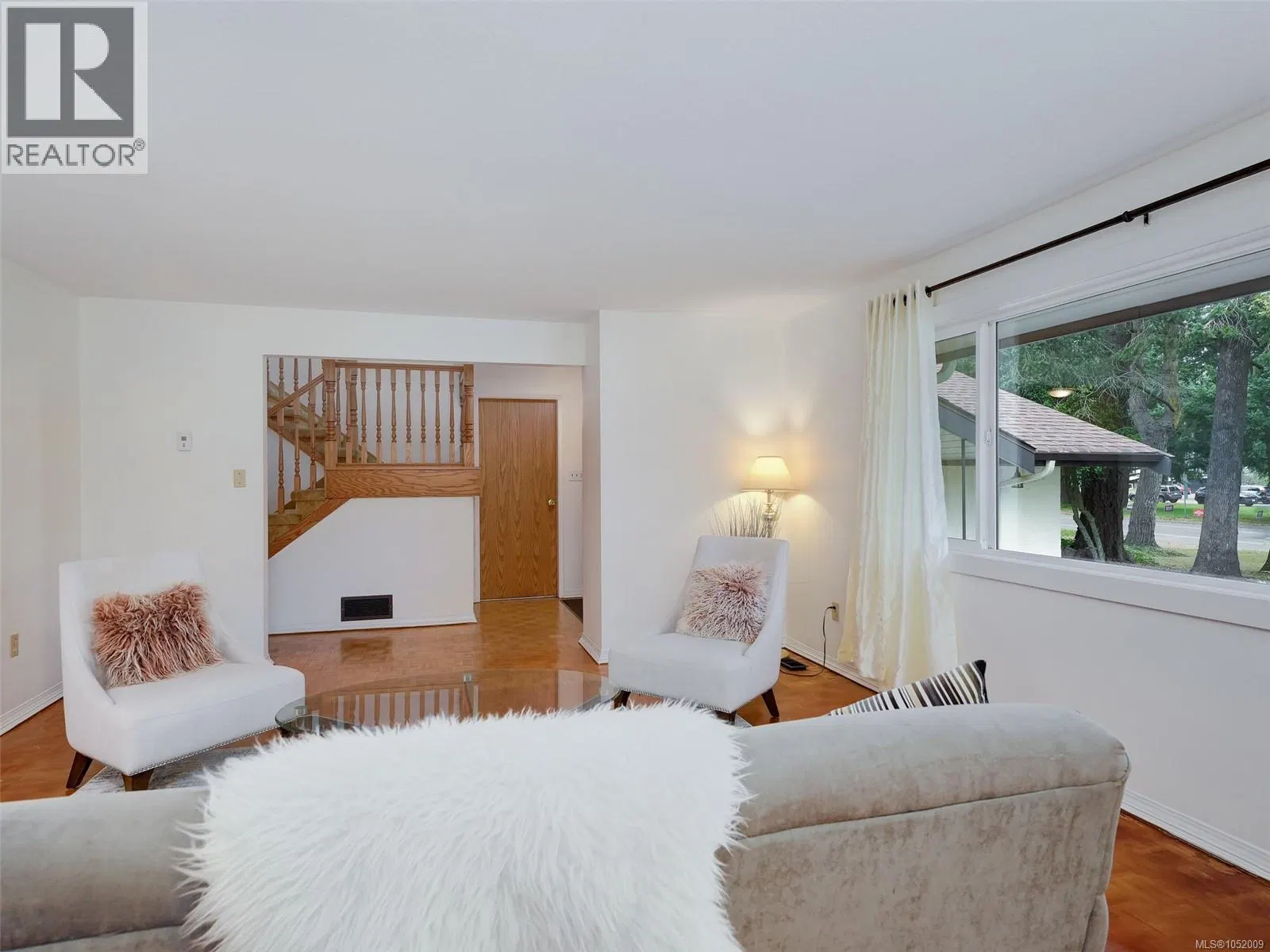 Photo 4 of 29 at 3536 Henderson Road