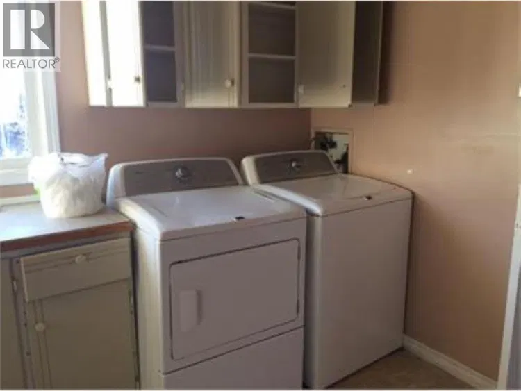 Photo 4 of 16 at 5328 43 Street
