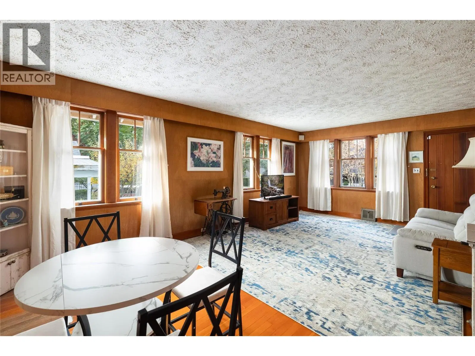 Photo 5 of 52 at 3107 25 Street