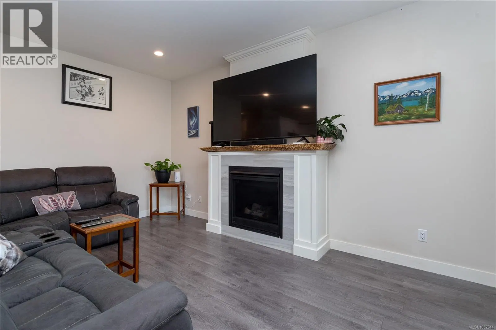 Photo 3 of 48 at 6897 Beaton Road