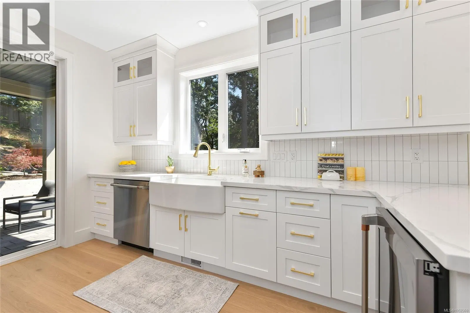 Photo 4 of 24 at #1 – 930 Falaise Crescent
