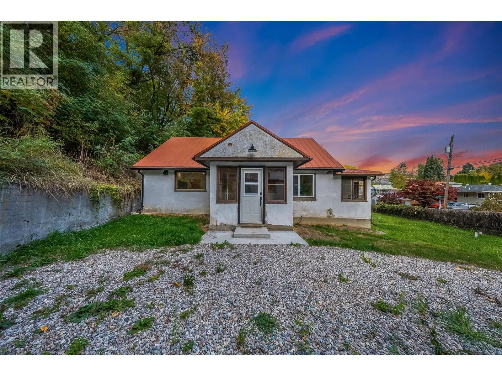 Photo 1 of 45 at 283 WELLINGTON Avenue