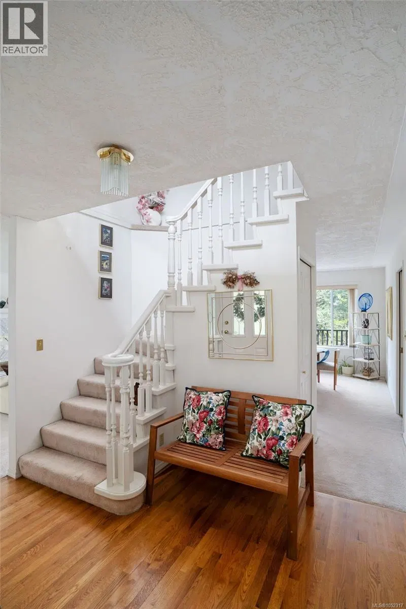 Photo 5 of 48 at 4617 Cliffwood Place