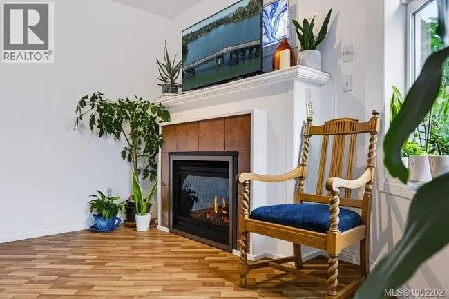 Photo 3 of 56 at #204 – 1083 Tillicum Road