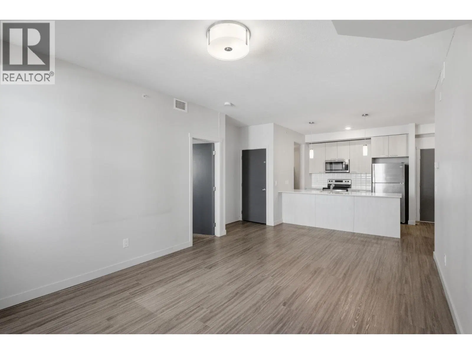 Photo 4 of 60 at #412 – 2250 Majoros Road