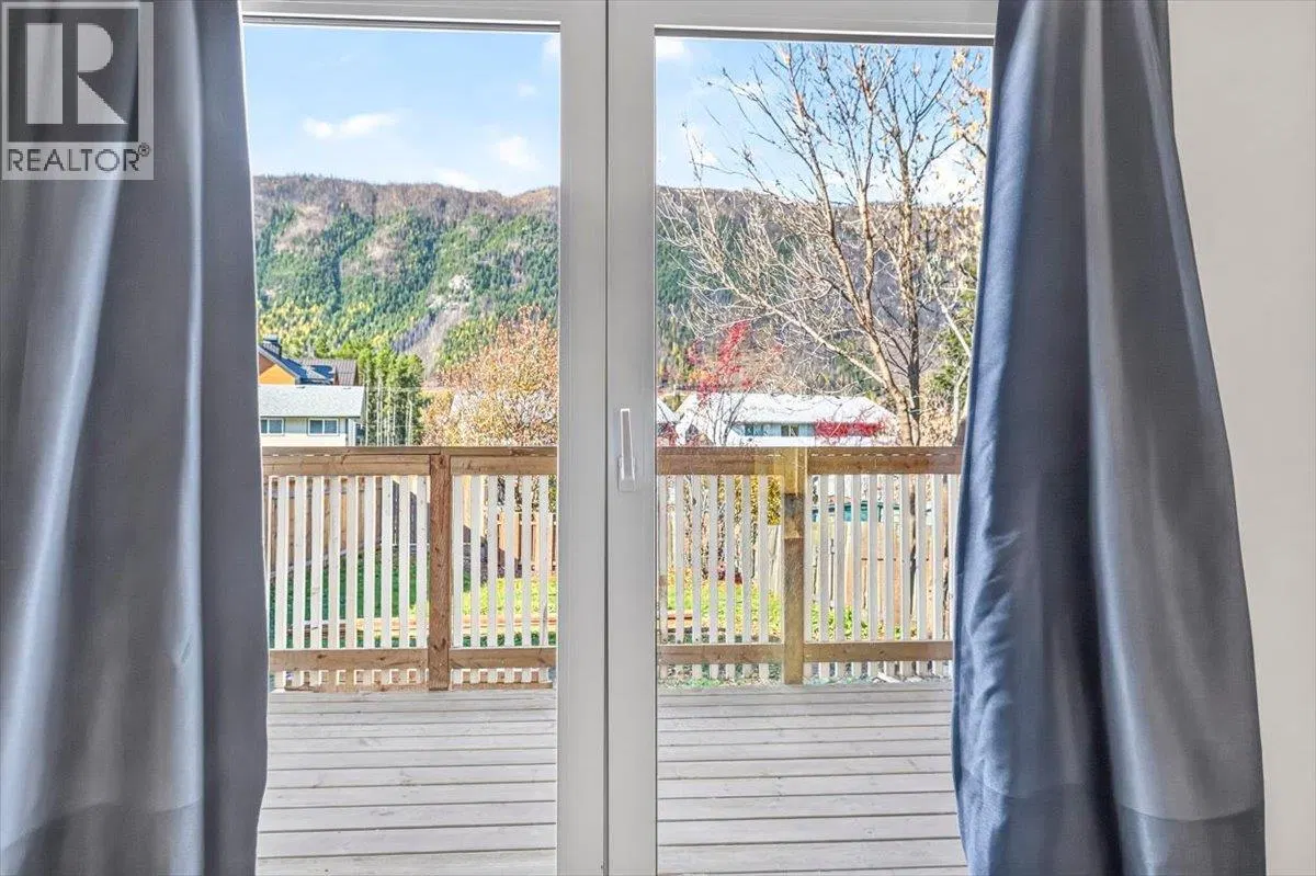 Photo 3 of 48 at 425B MOUNTAIN ASH Crescent