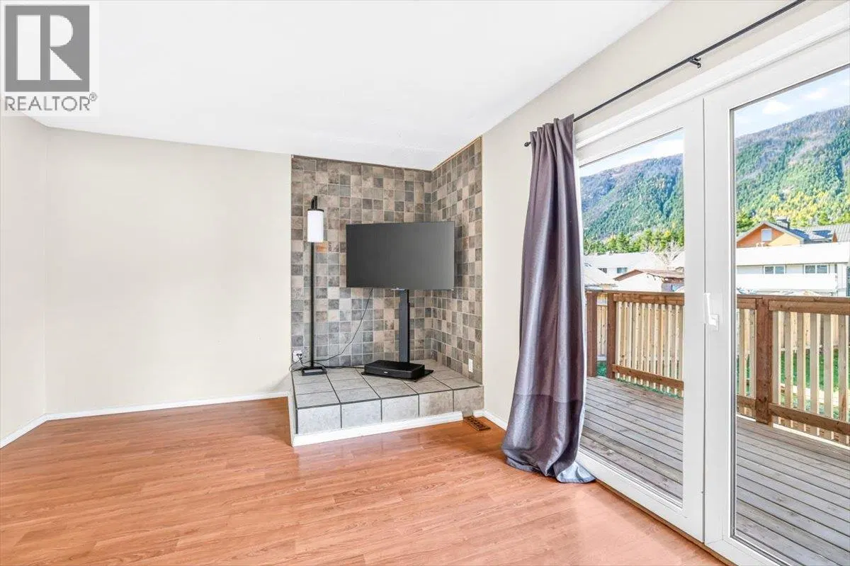 Photo 4 of 48 at 425B MOUNTAIN ASH Crescent