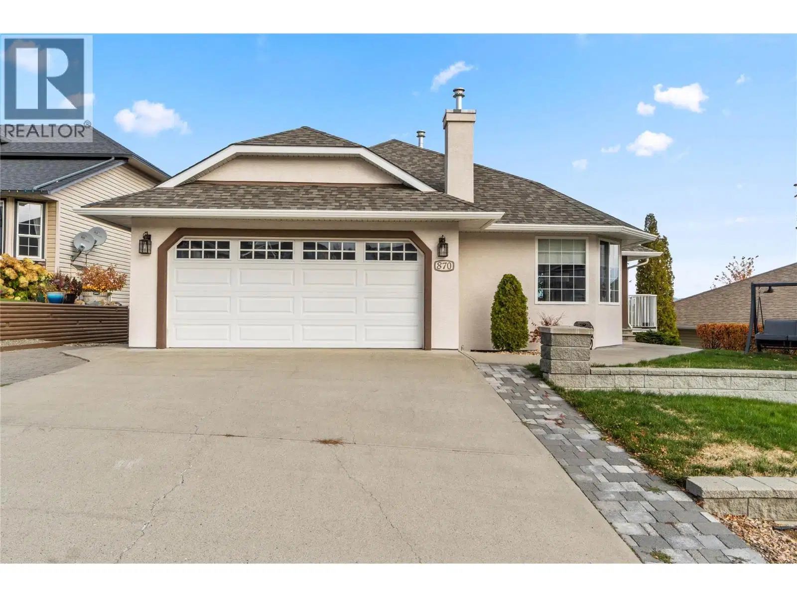 870 Regent Crescent