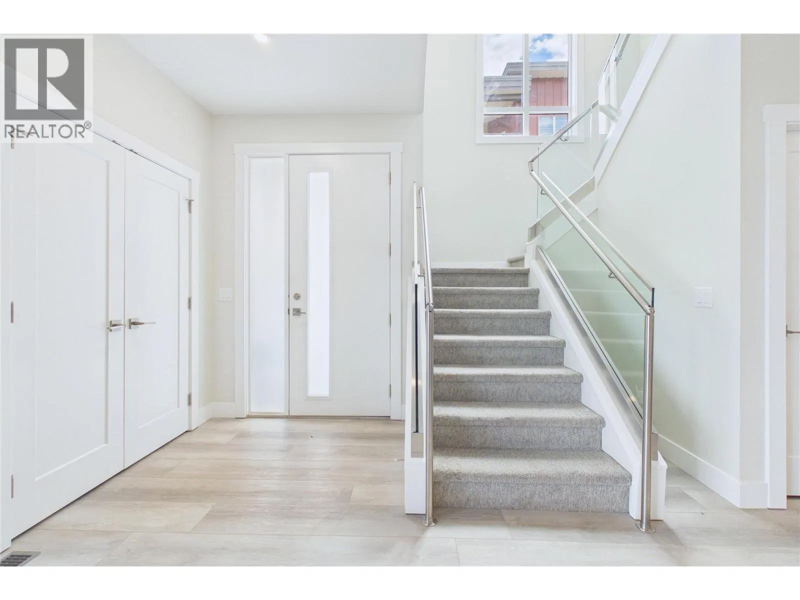 Photo 3 of 51 at #7 – 115 Wyndham Crescent