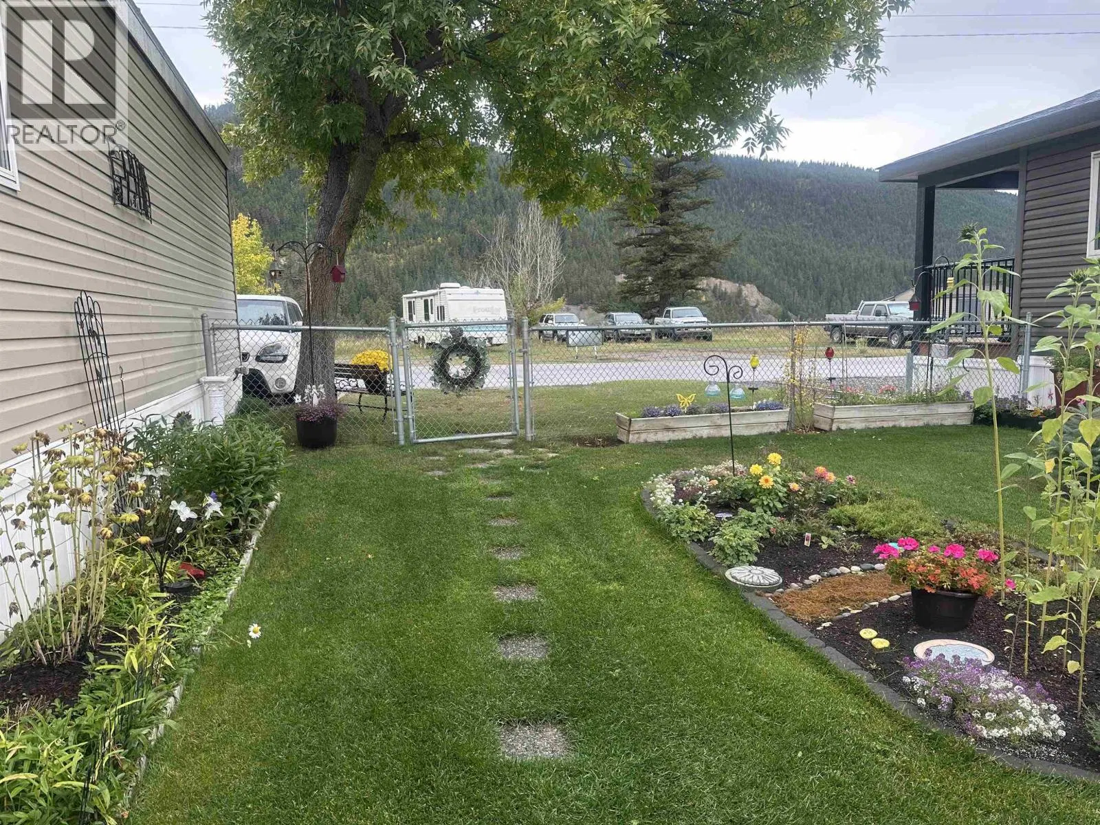Photo 4 of 22 at #57 – 3001 MACKENZIE Avenue