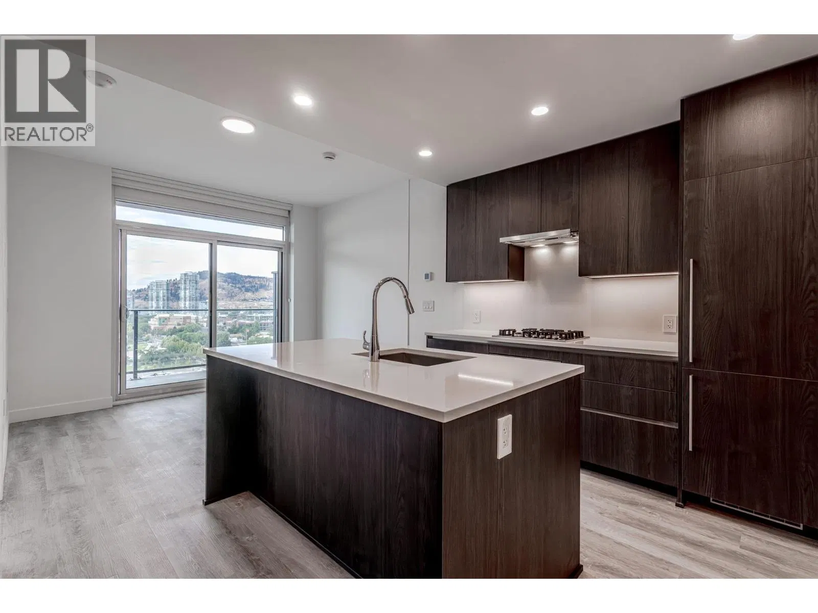 Photo 2 of 25 at #1401 – 238 Leon Avenue