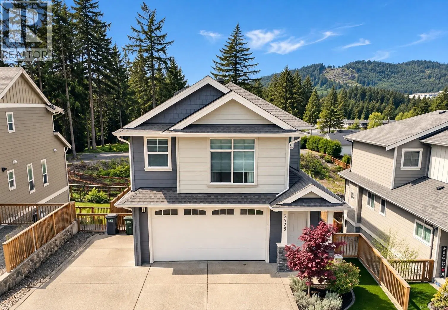 Photo 2 of 34 at 3528 Honeycrisp Avenue