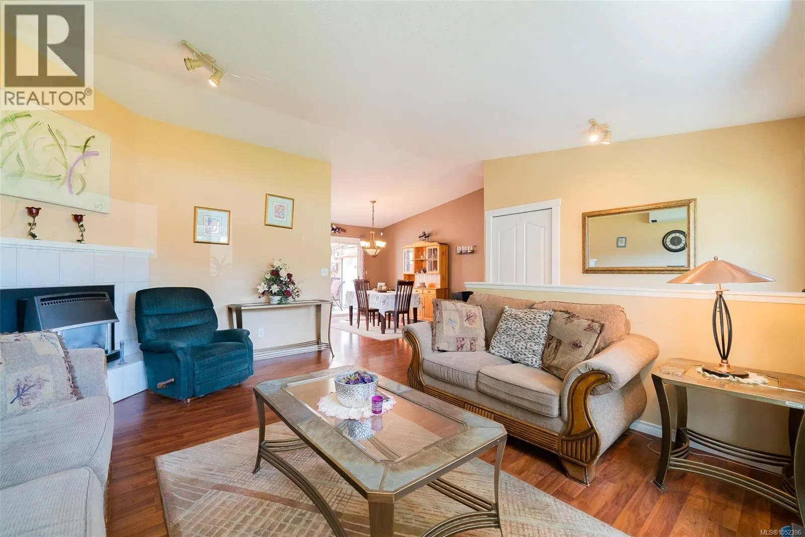 Photo 5 of 28 at 2446 Divot Drive