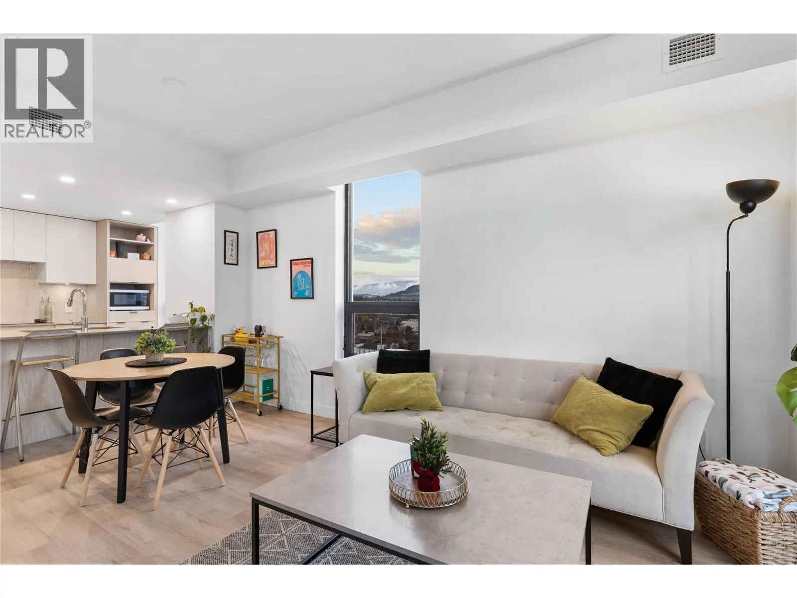 Photo 3 of 44 at #1005 – 1488 Bertram Street