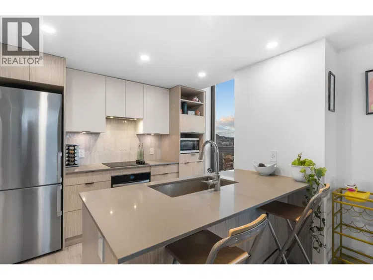 Photo 4 of 44 at #1005 – 1488 Bertram Street