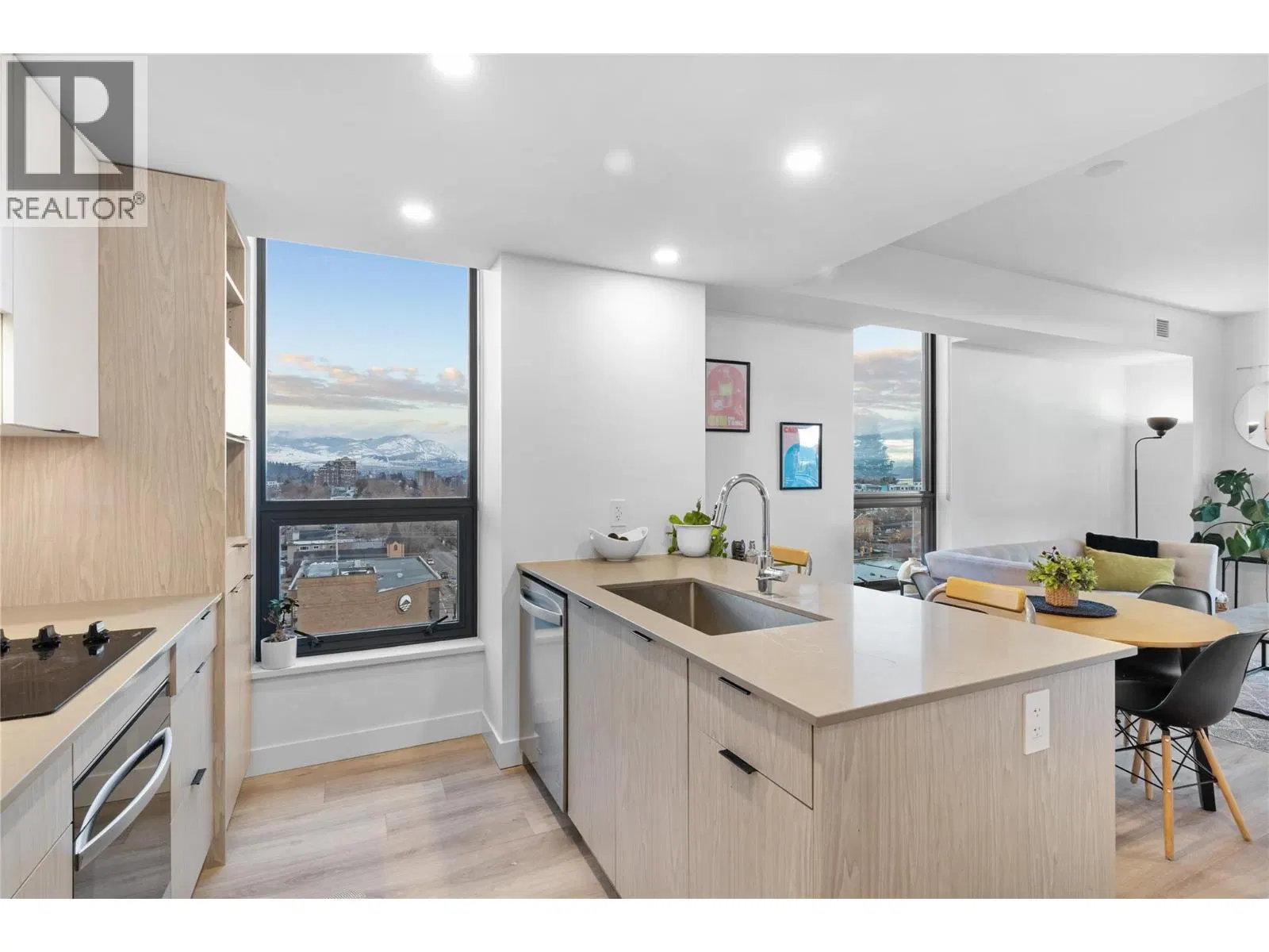 Photo 5 of 44 at #1005 – 1488 Bertram Street