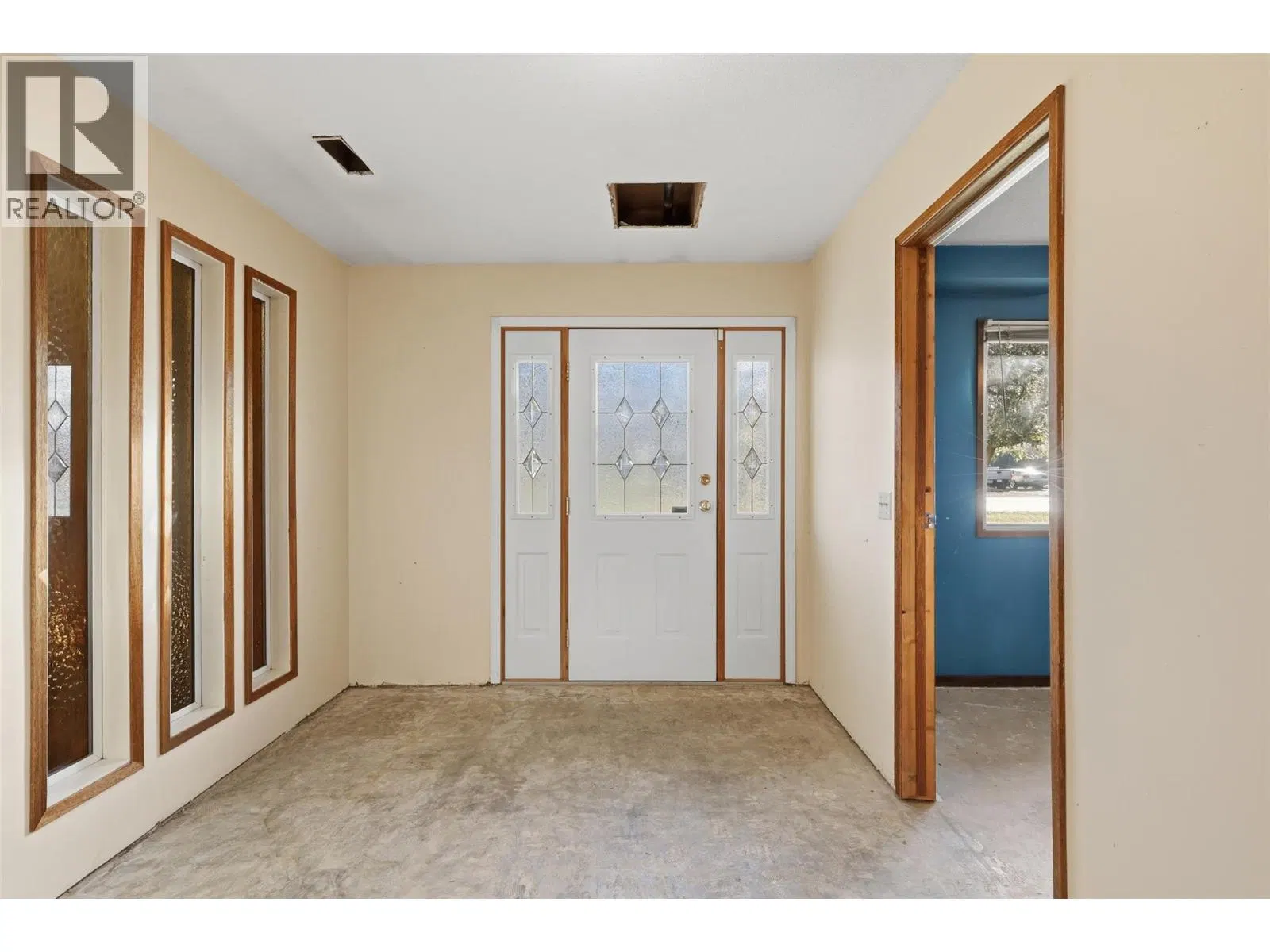 Photo 5 of 71 at 4569 Spurraway Road