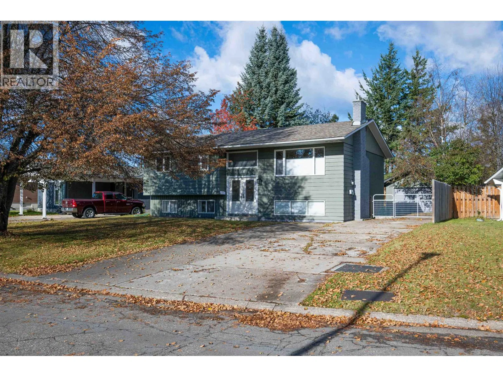 Photo 2 of 38 at 140 MCKINLEY Crescent