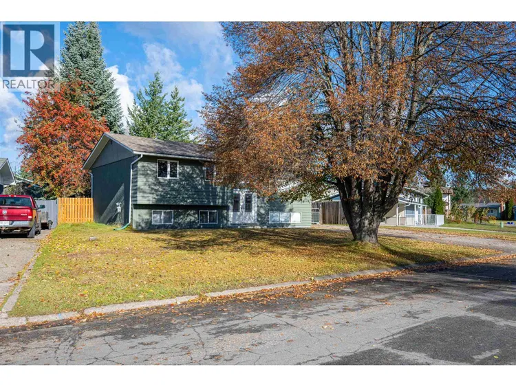 Photo 4 of 38 at 140 MCKINLEY Crescent