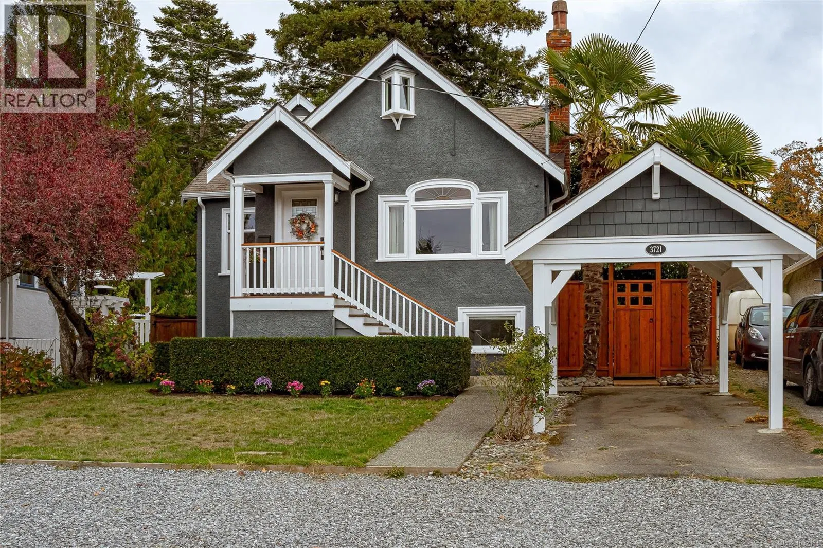 Photo 3 of 60 at 3721 Craigmillar Avenue