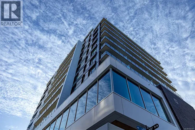 Photo 3 of 34 at #1010 – 1100 Yates Street
