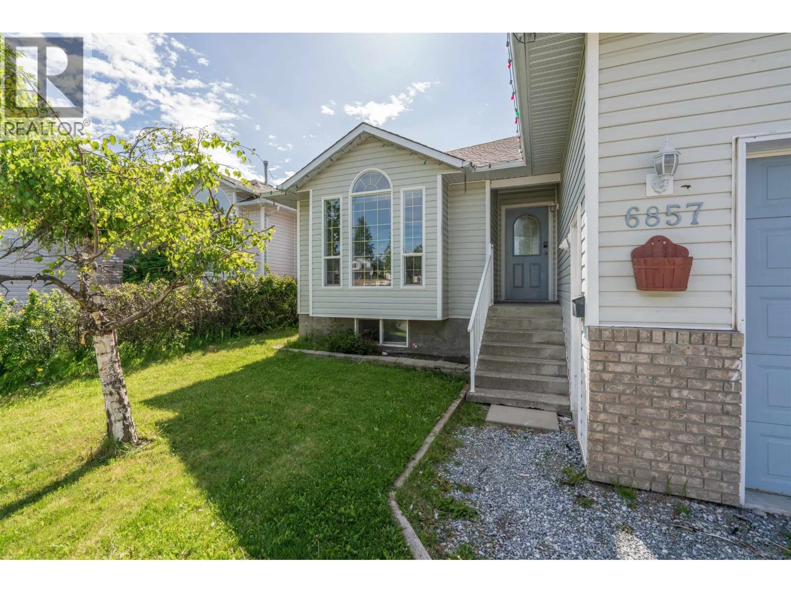 Photo 4 of 35 at 6857 WESTGATE Avenue