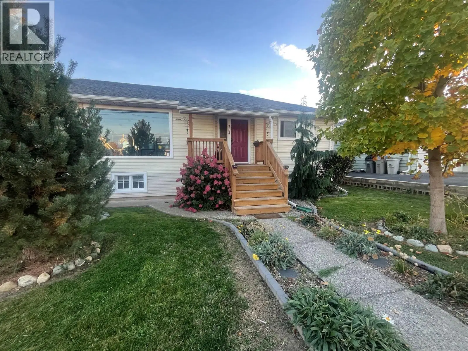 266 CHESTNUT Avenue