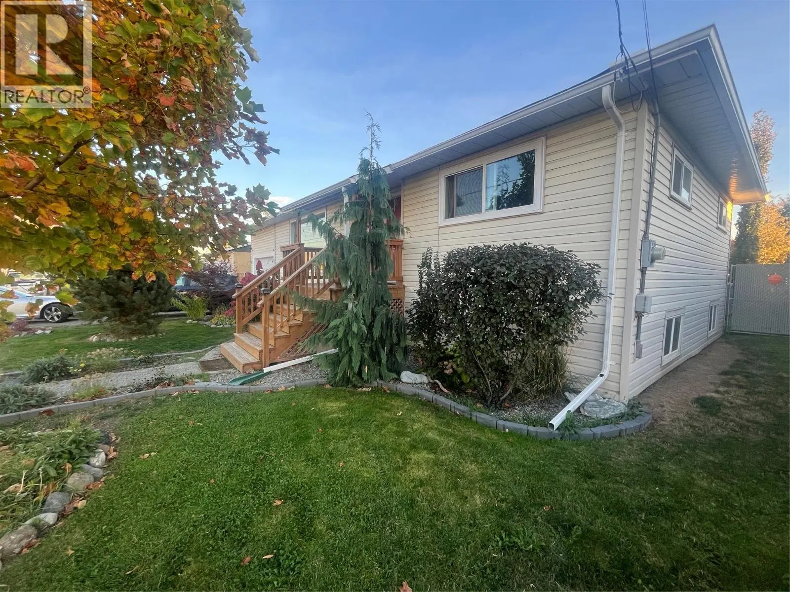 Photo 2 of 45 at 266 CHESTNUT Avenue