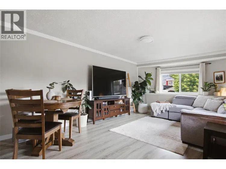 Photo 3 of 37 at #44E – 44 EDWARD Street